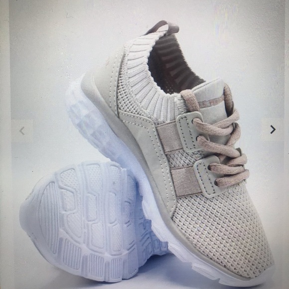 Shose - Picture 6 of 8